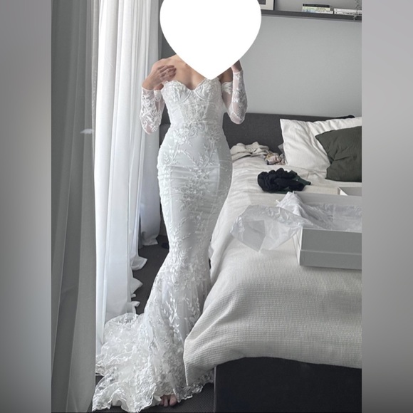 HOUSE OF CB 'Isabelle' White Lace Long Sleeve Bridal Gown NWOT - Picture 7 of 16